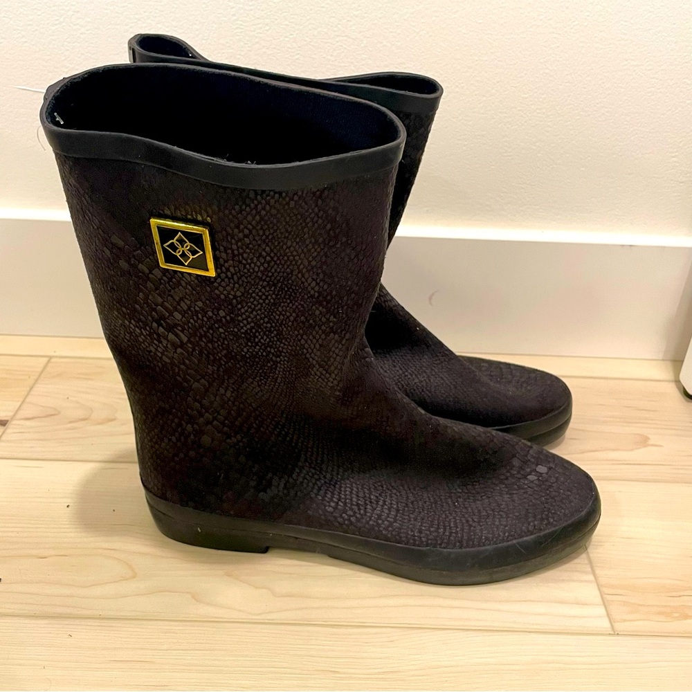 DAV Black Reptile Print Rain Outdoor Weather Boots Shoes